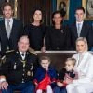 Charlene et Albert de Monaco : Rare photo de famille au palais, quasi au complet
