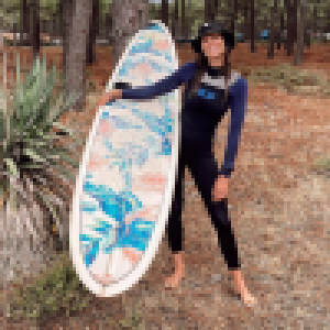 Laury Thilleman victime d'un accident en surf : photo de sa grosse blessure