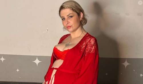 Amandine Pellissard, enceinte, pose en tenue d'Eve et règle ses comptes avec ses détracteurs