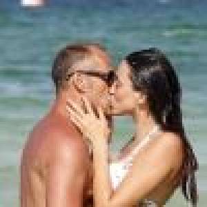 Delphine Wespiser amoureuse : bikini et baisers, vacances romantiques avec Roger