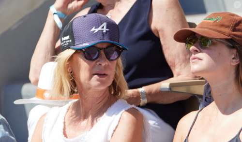 Roland-Garros 2023 : Michèle Laroque radieuse aux côtés de sa fille Oriane, non loin de Jérémie Elkaïm et sa fille