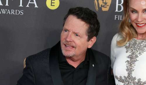 Michael J. Fox en fauteuil roulant : très affaibli par sa grave maladie, l'acteur émeut le public des BAFTA