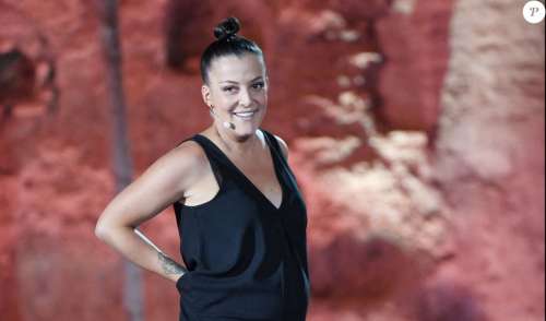 Camille Lellouche enceinte : elle affiche son baby bump sur scène au Marrakech du rire