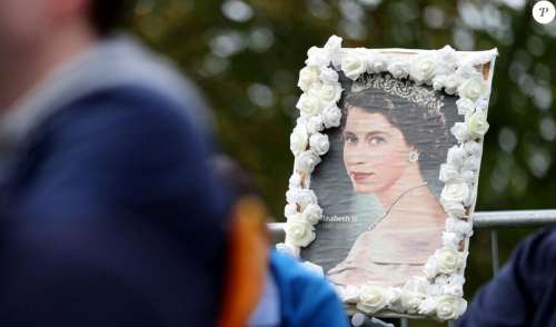 Elizabeth II inhumée dans l'intimité familiale à Windsor, point final des funérailles 