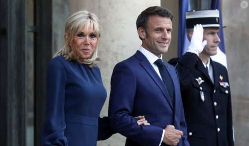 Brigitte Macron ultra élégante en bleu-nuit et demi-queue avant les festivités du 14 juillet