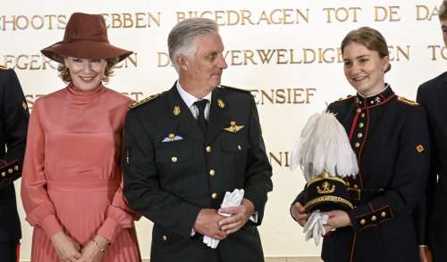 Elisabeth de Belgique : Sérieuse et appliquée, grande cérémonie en uniforme pour la future reine