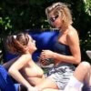 Bella Hadid et Hailey Baldwin : Petits bikinis sur un yacht en Italie