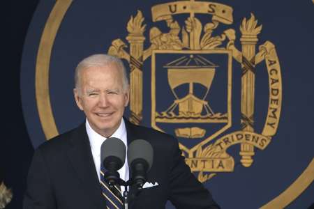 Le président Biden fait le point sur la pénurie de préparations pour nourrissons et les coûts de l’inflation