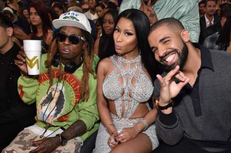 Lil Wayne, Nicki Minaj et Drake se réunissent sur scène à Toronto lors de la réunion Young Money (vidéos)