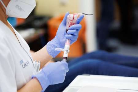La FDA lève l’interdiction des dons de sang des hommes gais et bisexuels