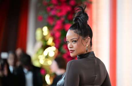 Rihanna partage des photos de maternité sensuelles depuis sa première grossesse