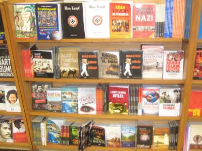 Mein Kampf fait scandale dans un festival du livre : Ô Nice soit qui mal y pense