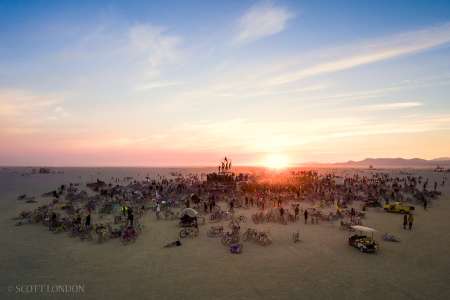 Burning Man transformé en apocalypse boueuse par Freak Storm