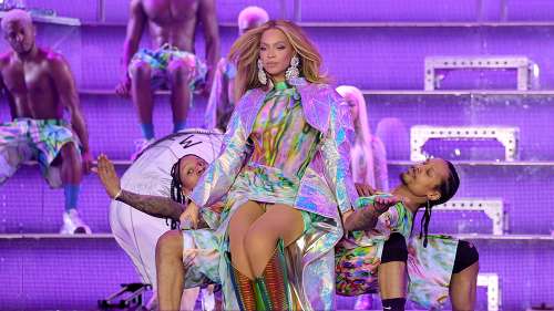 Beyoncé sort un remix de “L’Amérique a un problème” avec Kendrick Lamar