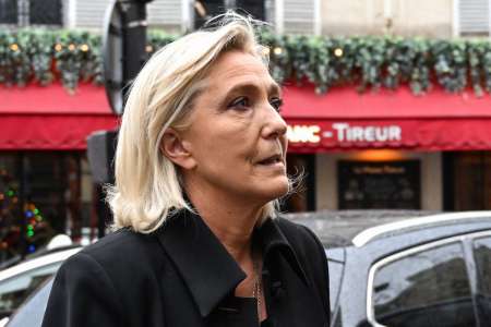Une vidéo de Marine Le Pen parlant russe fait jazzer (VIDÉO)