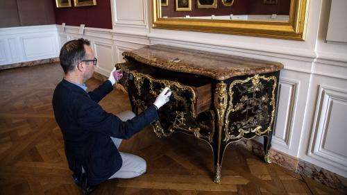 Une commode disparue pendant la Révolution revient à Versailles