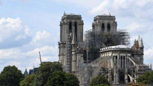 VIDEO. Notre-Dame de Paris : la canicule donne des sueurs froides aux architectes, qui craignent un effondrement