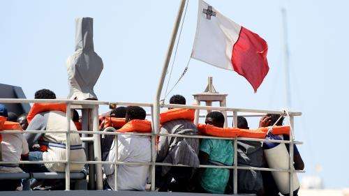 Six heures sur un bateau en plein soleil : des migrants maltraités sur le tournage d'un film italien à Malte