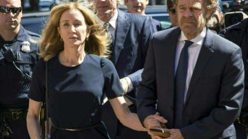 Corruption pour entrer à l'université : l'actrice Felicity Huffman condamnée à deux semaines de prison