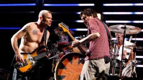 Le guitariste John Frusciante réintègre les Red Hot Chili Peppers après dix ans d'absence
