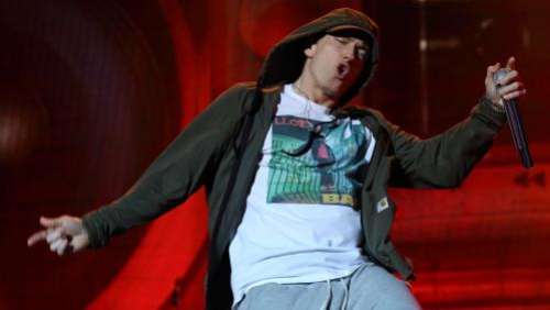 Qui rappe aussi vite qu'Eminem ? Le rappeur lance le Godzilla Challenge sur les réseaux sociaux