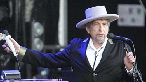Bob Dylan publie par surprise un nouveau titre long de 17 minutes, 