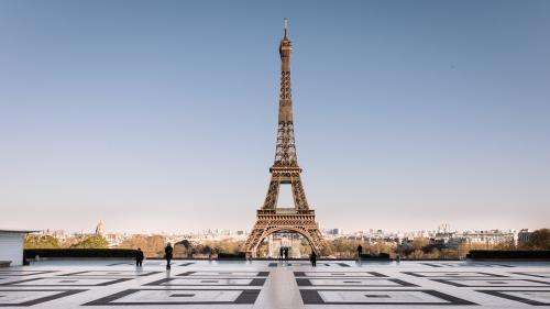 Coronavirus : la Tour Eiffel comme vous ne l'avez jamais vue