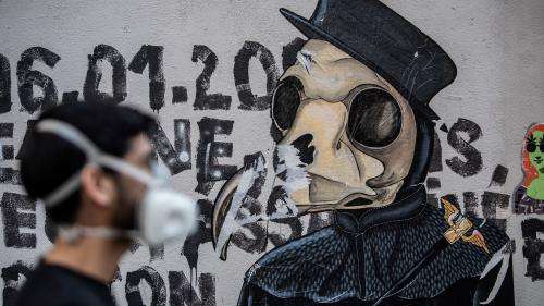 Les oeuvres des street-artistes privés de rue trouvent une seconde vie sur les réseaux sociaux