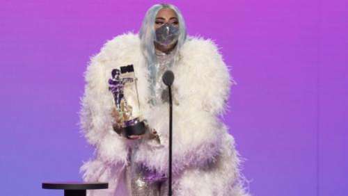 Lady Gaga, reine masquée de MTV Video Music Awards engagés et en partie virtuels