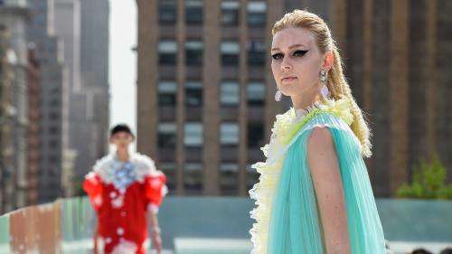 La Fashion Week de New York, privée de public, s'efforce de soutenir la mode américaine