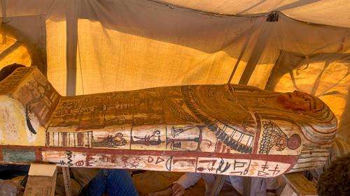 Archéologie : 14 nouveaux sarcophages découverts à Saqqara en Egypte