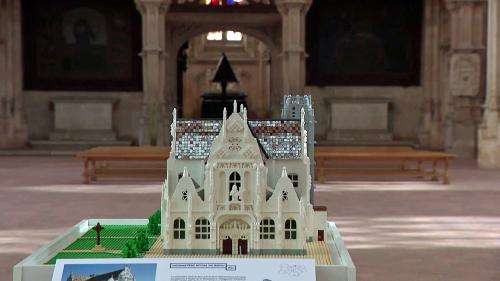 Invasion de briques Lego au monastère royal de Brou à Bourg-en-Bresse