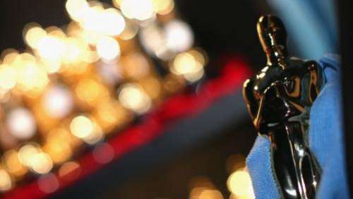 Cérémonie des Oscars 2021 : des stars en chair et en os sur le tapis rouge et tenue de soirée de rigueur