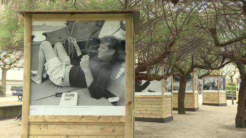 Biarritz rend hommage aux Kennedy avec 160 photos du couple exposées en plein air