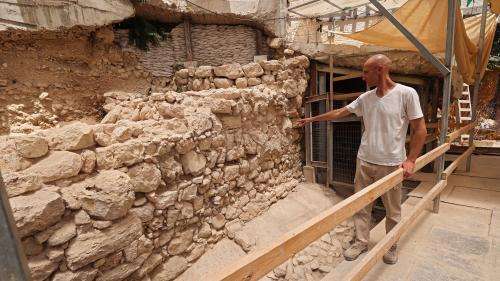 Des archéologues dévoilent de nouvelles portions de la muraille de Jérusalem datant de l'âge du Fer