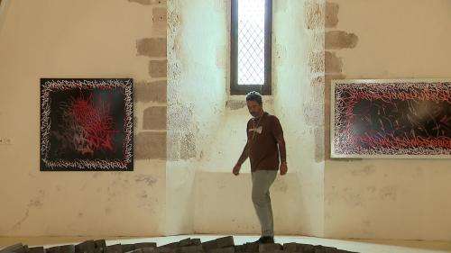 Passé de la rue aux maisons de luxe, le street artiste Cyril Kongo expose à Montmorillon