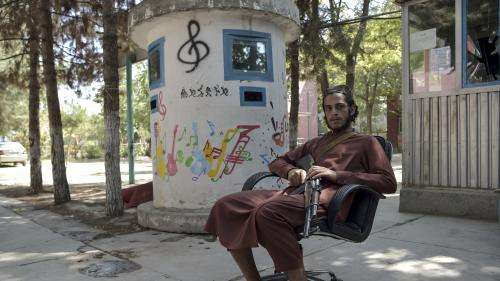 Se sentant menacés, les musiciens de Kaboul fuient en abandonnant leurs instruments