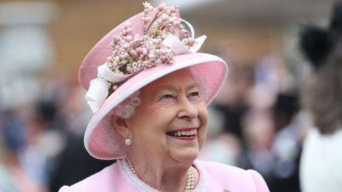 La garde-robe de la reine Elizabeth II : 5 caractéristiques de son style vestimentaire unique
