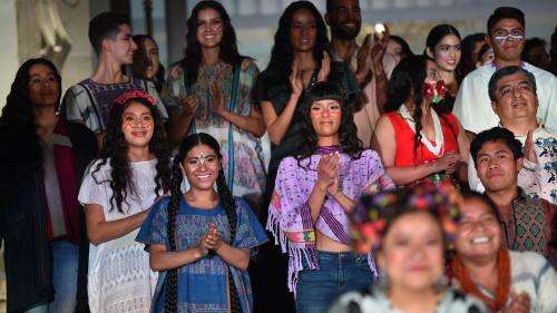 Mexique : la mode indigène défile contre le plagiat du savoir-faire ancestral de ces artisans textiles