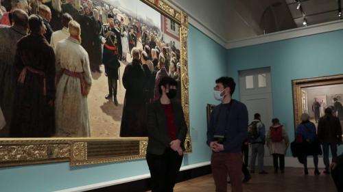 Réseaux sociaux : des influenceurs attirent de nouveaux visiteurs dans les musées