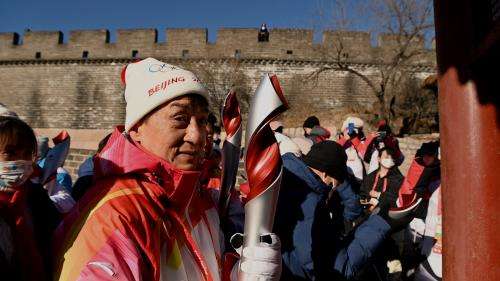JO-2022 : la star mondiale de kungfu Jackie Chan a porté la flamme olympique sur la Grande Muraille
