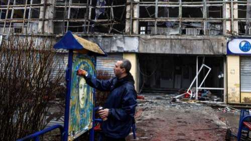 Guerre en Ukraine : le street artiste C215 peint sur les murs de Kiev 