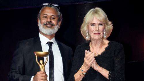 L'écrivain sri lankais Shehan Karunatilaka remporte le Booker Prize britannique pour son roman 