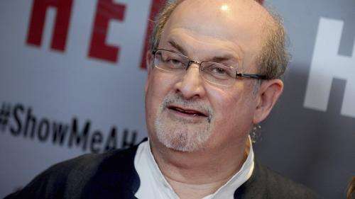 Salman Rushdie dévoile un extrait de son prochain roman, quatre mois après son agression