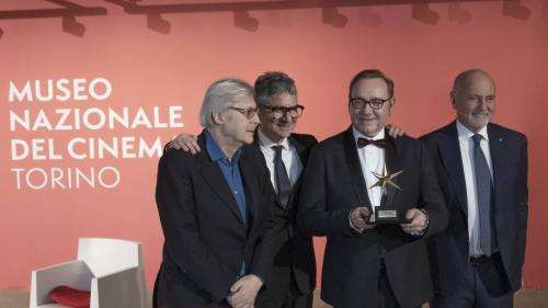 L'acteur Kevin Spacey, accusé d'agressions sexuelles, reçoit un prix cinématographique en Italie
