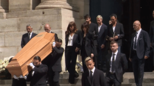 Mort de Jane Birkin : un ultime hommage rendu par ses proches et son public