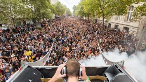 La Techno Parade fête ses 25 ans samedi à Paris : où, quand, pourquoi, tout ce qu’il faut savoir sur l'événement