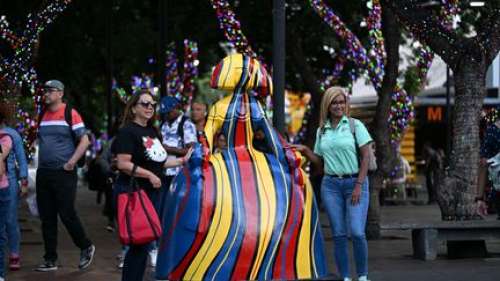Les célèbres Ménines de Vélasquez prennent un nouveau visage et partent en voyage dans les rues de Caracas