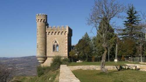 Qui était l'Abbé Saunière, curé de Rennes-Le Château, au mystérieux trésor jamais retrouvé ?