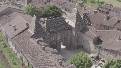 Isère : Saint-Antoine-l’Abbaye, un riche patrimoine médiéval et religieux